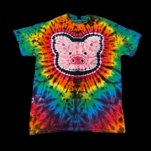 Hand dyed made to order Pig tie dye shirt, rainbow pig tie dye, T-shirt for animal lovers , farmer shirt, farm animal shirt, pig top, S-3XL