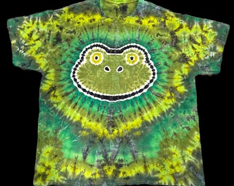 Made to Order Hand dyed tie dye frog shirt, shirt for animal lovers, nature shirt, green tie dye, frog shirt, hand made tie dye, S-3XL