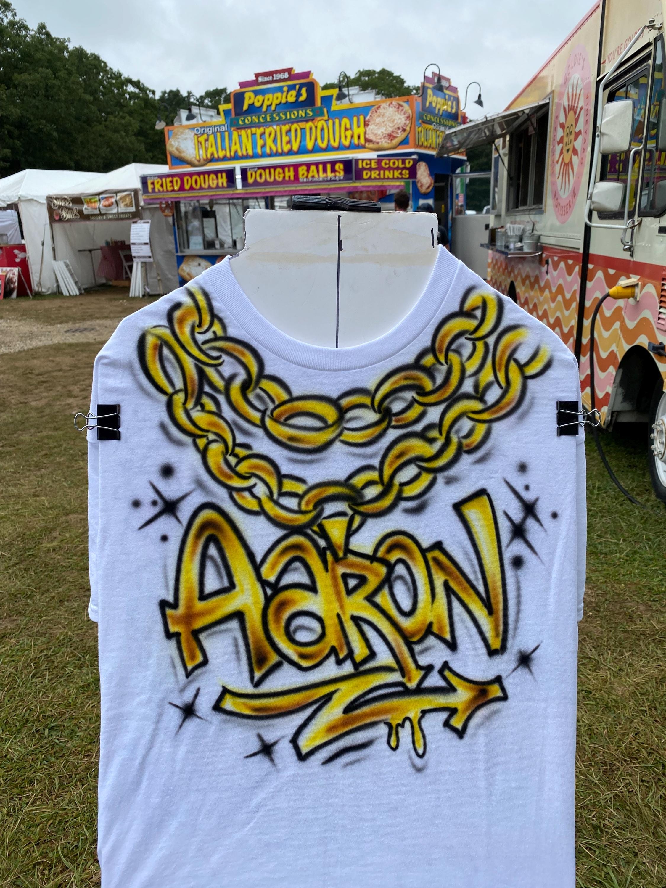 Airbrush Gold Chain Name T-shirt - Etsy