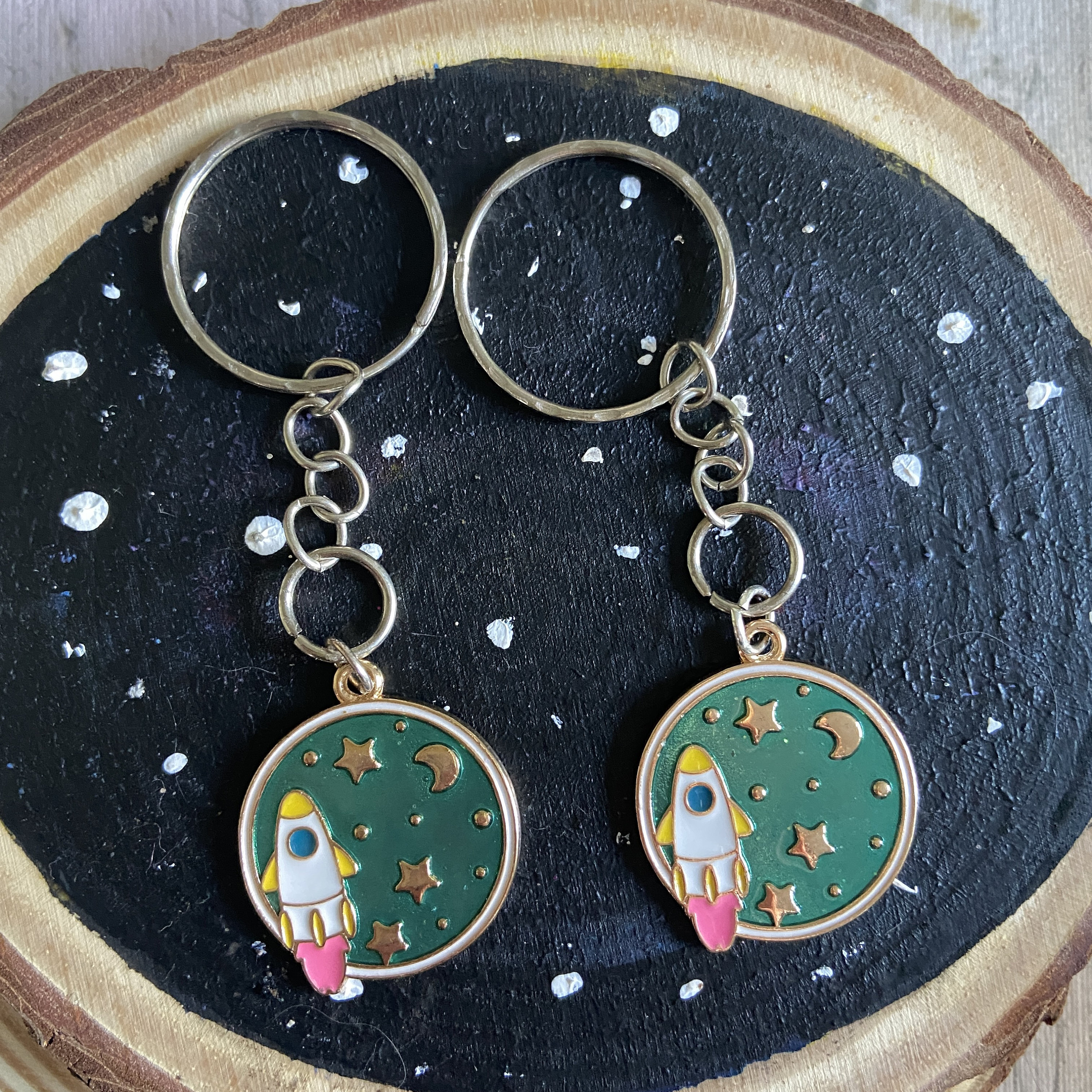 Space Theme Keychains- Rocket Ship - Earth Keyring - Planet Keyrings ...