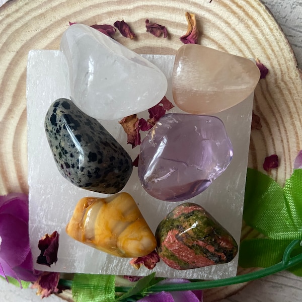 Menopause Crystal Kit, 6 Stones for feminine health, Healing Crystals with Cooling Clear Quartz, Calming and  Balancing