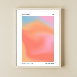 Może przedstawiać: Biały wydruk w ramie z kolorowym gradientem tła. Tekst "SAGITTARIUS" znajduje się u g&oacute;ry, z numerem "09" po prawej stronie. Tekst "NOV 22-DEC 21" znajduje się na dole po lewej stronie, a "THE ARCHER" na dole po prawej stronie.