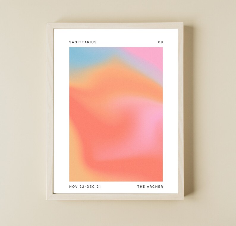 Może przedstawiać: Biały wydruk w ramie z kolorowym gradientem tła. Tekst "SAGITTARIUS" znajduje się u g&oacute;ry, z numerem "09" po prawej stronie. Tekst "NOV 22-DEC 21" znajduje się na dole po lewej stronie, a "THE ARCHER" na dole po prawej stronie.