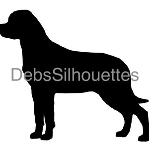 Puede incluir: Silueta negra de un Rottweiler de pie sobre un fondo blanco.