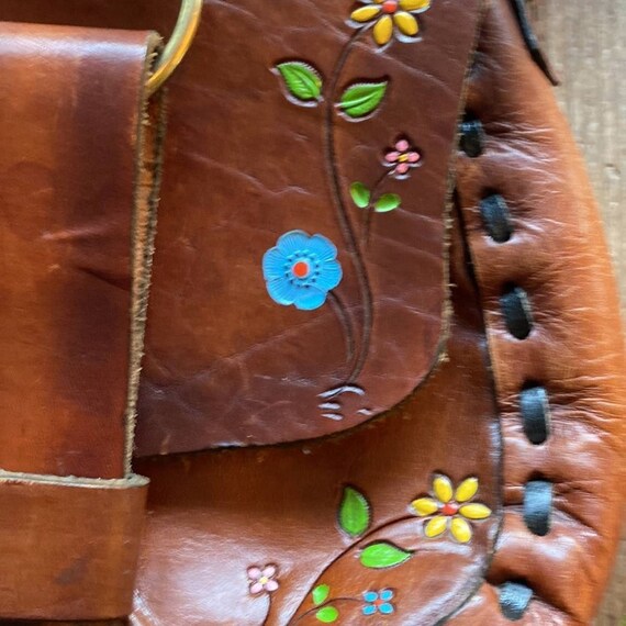 Vintage hand made tooled leather purse - image 3