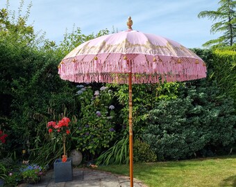 Collection Balinaise Faite à la Main Authentique Parasol de Jardin Soleil de Style Boho Couleur Rose Pastel Clair et Or