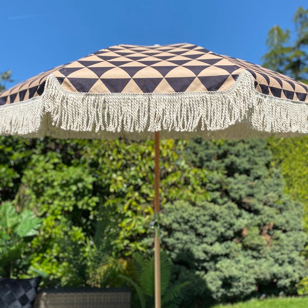 Ombrello parasole Boho: ombrellone Sun Garden con stampa triangolo beige marrone e nero