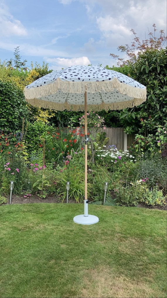 aqua blue 9 ft patio umbrella FLAME&SHADE 9ft Outdoor Tenleaf Deluxe Large Offset tilt function allows you Mens_Accessories_Overview Color:SATIN LIME GREEN