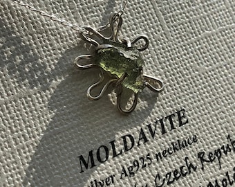 Handgemaakte Moldaviet-sterhanger: ruwe Tsjechische tektiet, 925 zilver