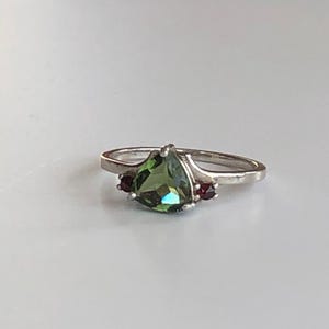 TOP genuine MOLDAVITE ring with garnets, Moldavite ring, shiny garnet and Moldavite ring, Moldavite jewellery, silver moldavite modern ring