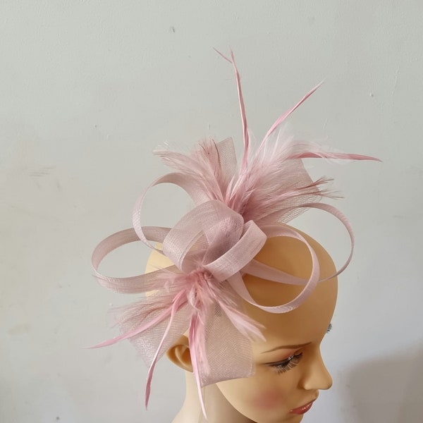 Bibis rose clair, rose poudré avec bandeau à fleurs et chapeau de mariage à clip, Royal Ascot Ladies Day - petite taille