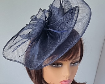 Fascinator bleu marine avec bandeau à fleurs et chapeau de mariage à clip, Royal Ascot Ladies Day