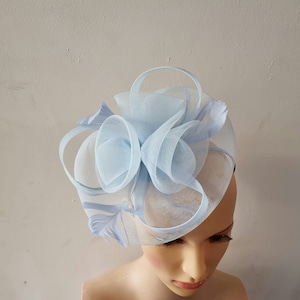 Babyblau, hellblau, hellblauer Fascinator mit Blumen-Stirnband und Clip-Hochzeitshut, Royal Ascot Ladies Day Bild 2