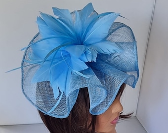 Nuovo Fascinator color azzurro cielo con fascia per fiori e cappello da sposa con clip, Royal Ascot Ladies Day