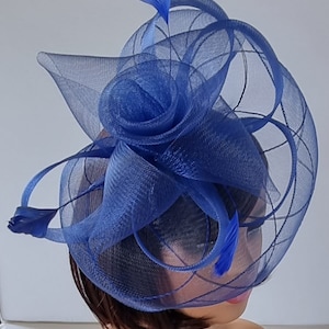 Tocado de color azul real con diadema de flores y sombrero de boda con clip, Royal Ascot Ladies Day imagen 2