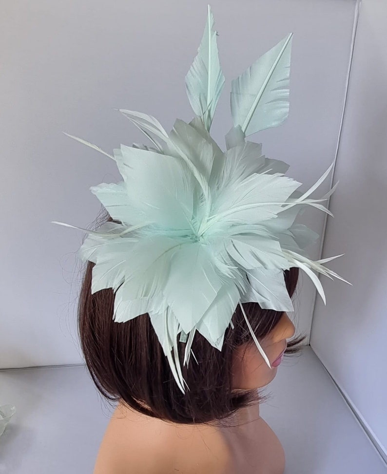 Nouveau fascinateur Aqua Color avec bandeau à fleurs et clip pour mariage, Royal Ascot Ladies Day Petite taille image 1