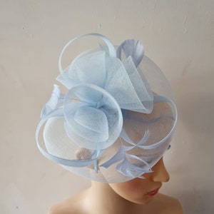 Babyblau, hellblau, hellblauer Fascinator mit Blumen-Stirnband und Clip-Hochzeitshut, Royal Ascot Ladies Day Bild 3