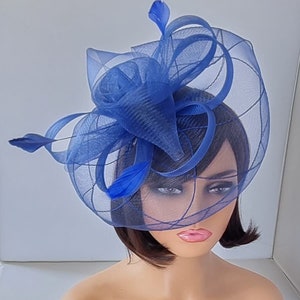 Tocado de color azul real con diadema de flores y sombrero de boda con clip, Royal Ascot Ladies Day imagen 3