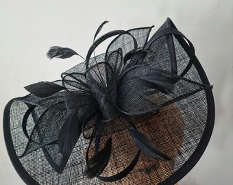Bibis noir avec bandeau à fleurs et chapeau de mariage à clip, Royal Ascot Ladies Day