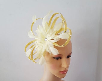 Hellgelber Fascinator mit Blumen Haarband und Clip Hochzeitshut, Royal Ascot Ladies Day