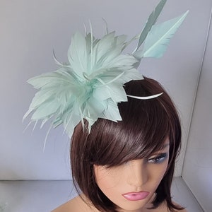 Nouveau fascinateur Aqua Color avec bandeau à fleurs et clip pour mariage, Royal Ascot Ladies Day Petite taille image 3