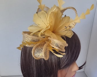 Fascinator de couleur jaune pâle avec bandeau à fleurs, chapeau de mariage à pince, petite taille Royal Ascot Ladies Day