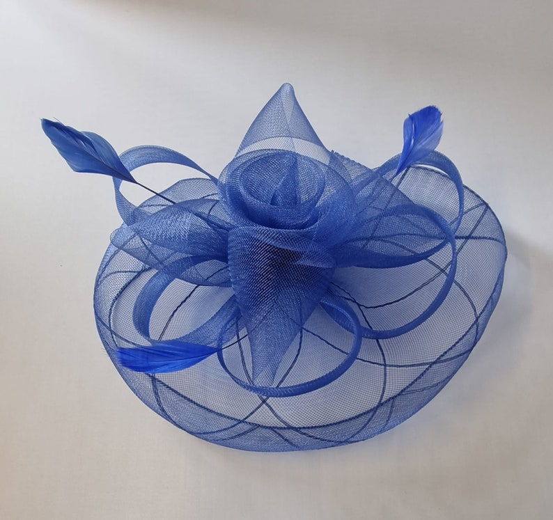 Tocado de color azul real con diadema de flores y sombrero de boda con clip, Royal Ascot Ladies Day imagen 4