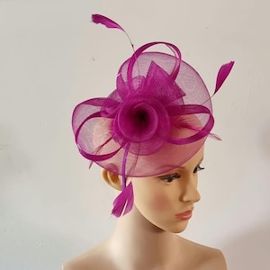 Tocado de color magenta con diadema de flores y sombrero de boda con clip, Royal Ascot Ladies Day imagen 2