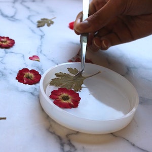 DIY Resin Coaster Kit, diy adult craft, gift for her, team building, corporate workshop, adult activity, pressed flowers,resin, holiday gift image 4