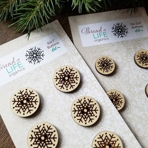 Snowflake Wood Buttons / Wood Buttons / Christmas Buttons / Natural Wood Buttons / Sewing Buttons / Snowflake Buttons / Christmas Gift