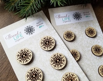 Snowflake Wood Buttons / Wood Buttons / Christmas Buttons / Natural Wood Buttons / Sewing Buttons / Snowflake Buttons / Christmas Gift