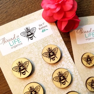 Bee Wood Buttons / Organic Wood Buttons / Honey Bee Buttons / Natural Wood Buttons / Sewing Buttons / Sewing Gift / Bumble Bee Button / 6 pk