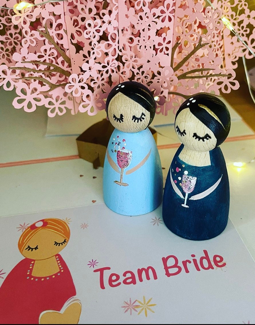 Bomboniere per addio al nubilato/bomboniere per damigelle/sposa di squadra/regalo per la sposa/bomboniere/bambole con mollette per il giorno delle nozze