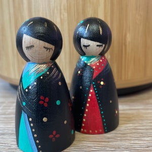 Lalki Kokeshi/Japońskie amulety przynoszące szczęście/lalki kołkowe
