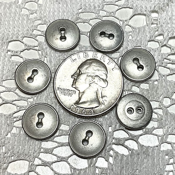 1 Dozen Vintage Metal 2 Hole Buttons 32,28,22,20 Ligne