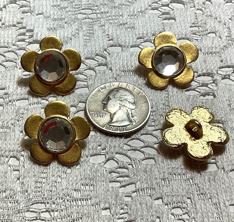 4 Vintage Metal Daisy Buttons With Glass Stone 36 Ligne, 15/16