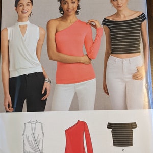 Uncut Simplicity Sewing Pattern #D0666 for Misses&#39; Regular and Plus Size Knit Tops with 3 Variations.  Sizes 4-12 and Sizes 12-20