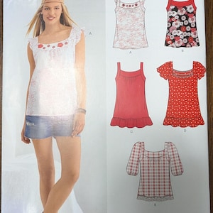 Uncut New Look Sewing Pattern #6026 for Misses&#39; Tops with Sleeve, Length, and Hemline Variations. Sizes 4-16.