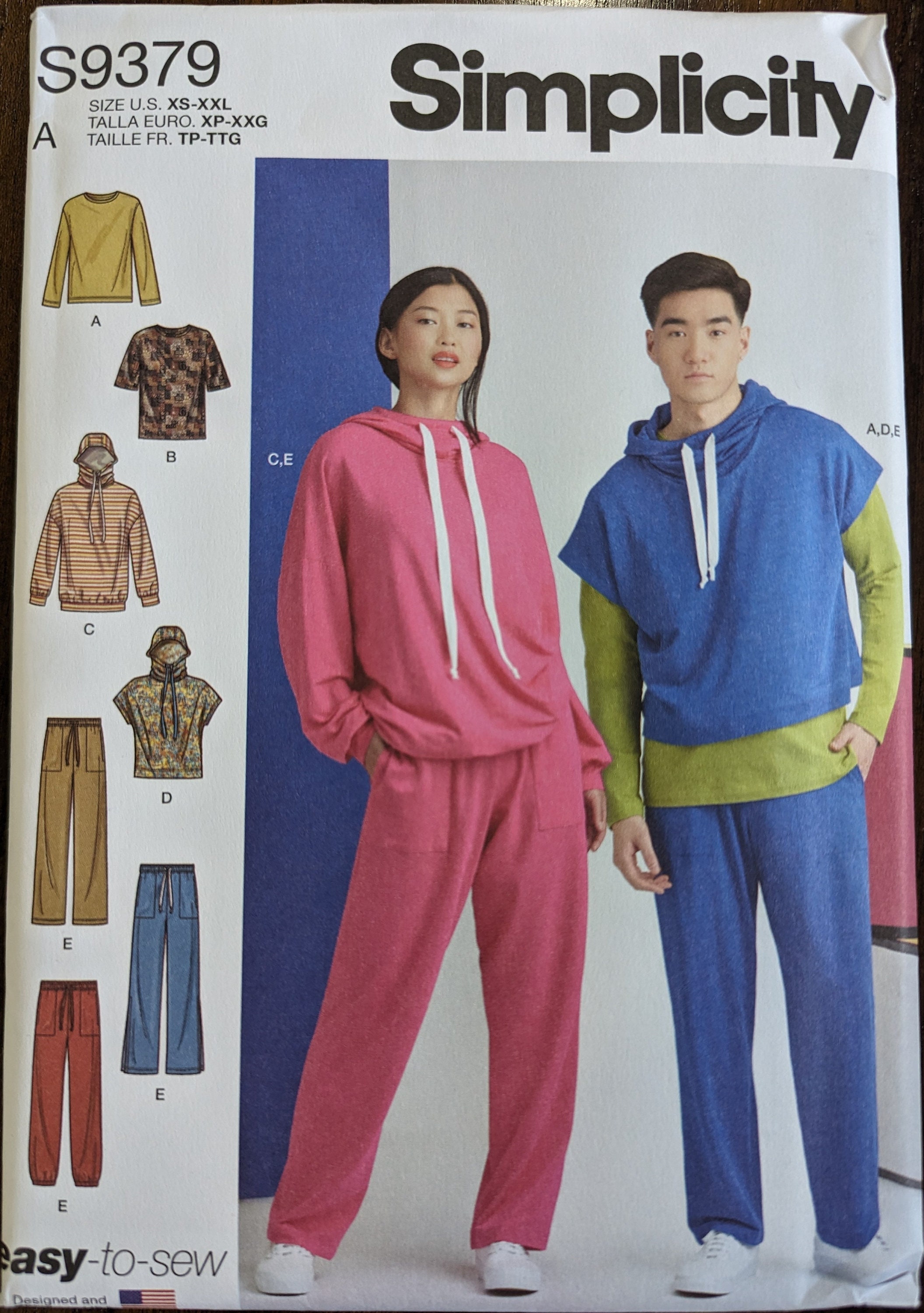 Uncut Simplicity Sewing Pattern #S9379 for Unisex Oversized Knit