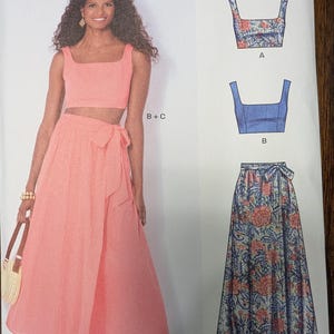 Uncut New Look Sewing Pattern #N6722 for Misses and Misses&#39; Plus Size Top and Skirt. Sizes 6-18.