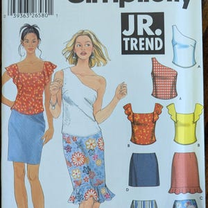 Uncut Simplicity Sewing Pattern #5666 for Juniors&#39; Skirt in 2 Lengths and Tops. Sizes 3/4-9/10.
