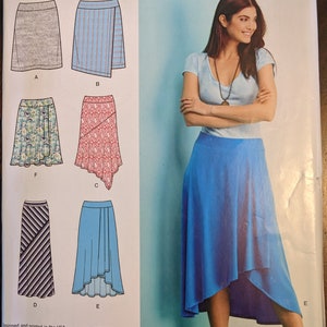 Uncut Simplicity Sewing Pattern #S0820 for Misses&#39; Knit Skirts with Length Variations.  Sizes 14-22