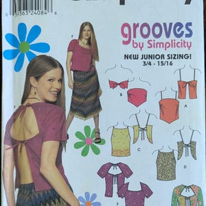Uncut Simplicity Grooves Sewing Pattern #9271 for Juniors&#39; Tops with 6 Variations. Sizes 11/12-15/16.