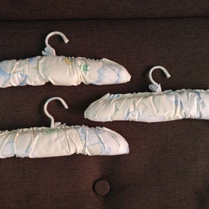 Lined hangers. Hangers for children's clothes. How to line hangers. How to make it