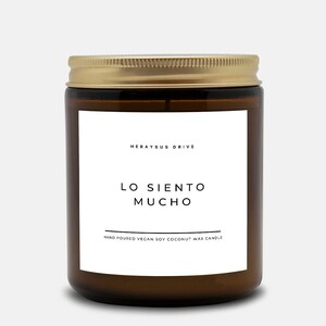 Geurkaars Lo Siento Mucho | Handgegoten 9 oz. Bruine pot | Excusescadeau, spijt, het spijt me, ik haat dit, kus en make-up, ik mis je