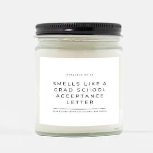Vela con aroma a carta de aceptación de posgrado / Vertida a mano, 255 ml / Minimalista, regalo para estudiantes universitarios, anuncio universitario, un grado más caliente