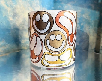 Big psychedelic metallic smiley pot cover gold silver bronze plant garden gardening interior decoration home decor handmade y2k maximalist