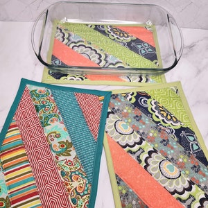 9&quot;x13&quot; Quilted Hot Pad/Trivet. Scrappy Quilted Baking Dish Hot Pad