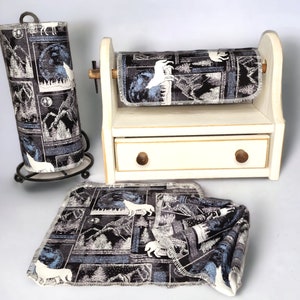 Wolf. Set of 25 Flannel Reusable Paper Towels (24 Towels + 1 Mesh Insert) Zero Waste. 1 Ply