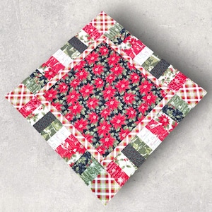 Quilted Table Topper 26x26. Christmas Poinsettia